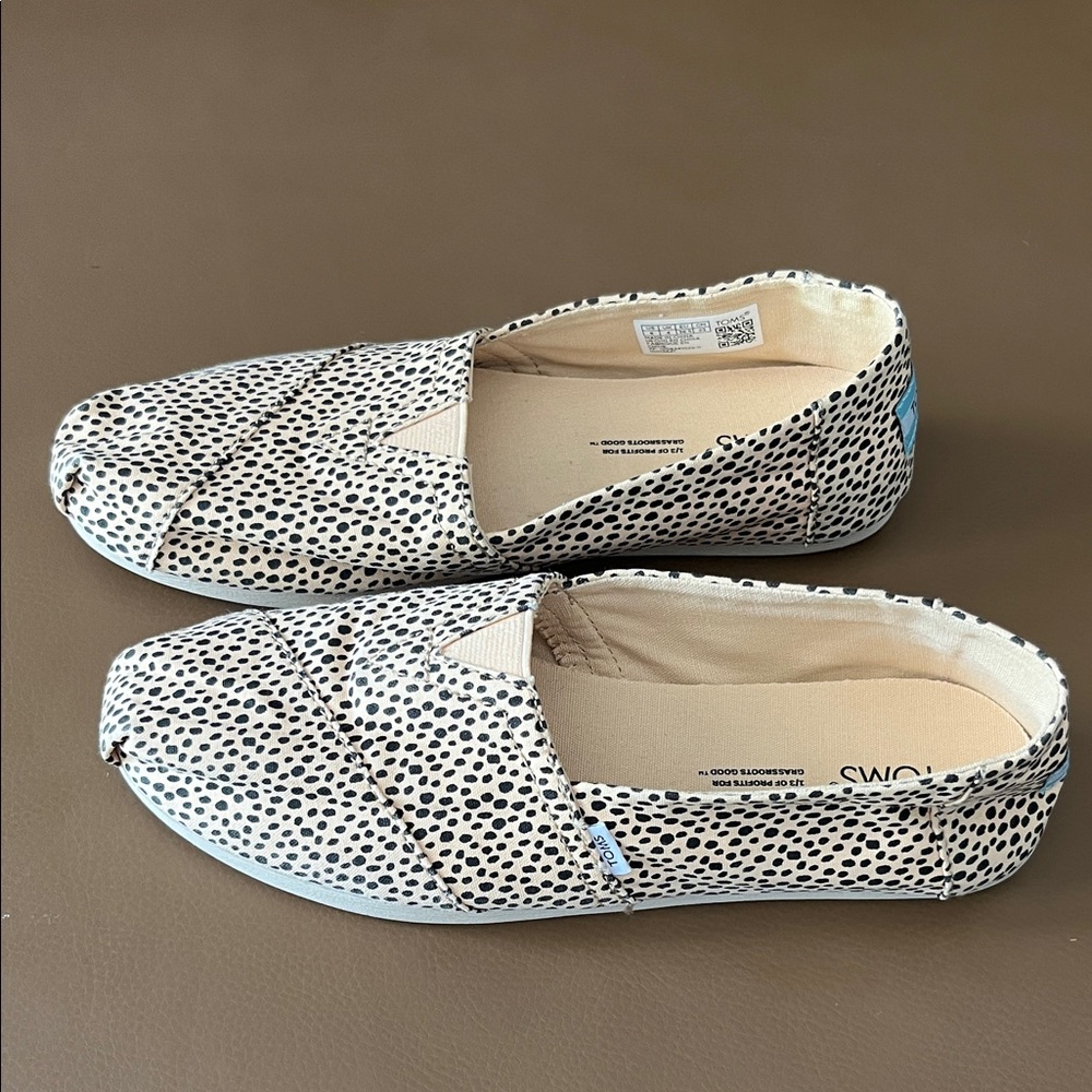 Toms Black and White Spotted Flats